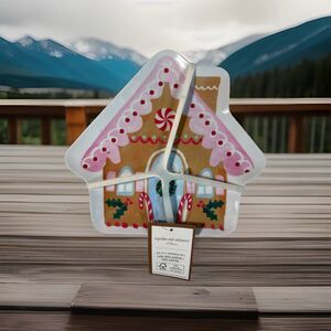 Set Of 4 | Cupcakes & Cashmere Pastel Gingerbread Melamine Snack Plates | New